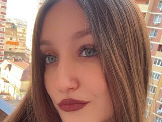 Cam shows DeliaBeam